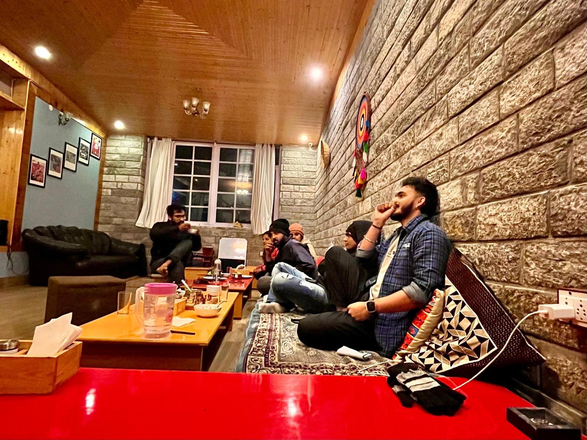 Fluestern Hostel And Cafe Nagar (Himachal Pradesh) Exterior foto