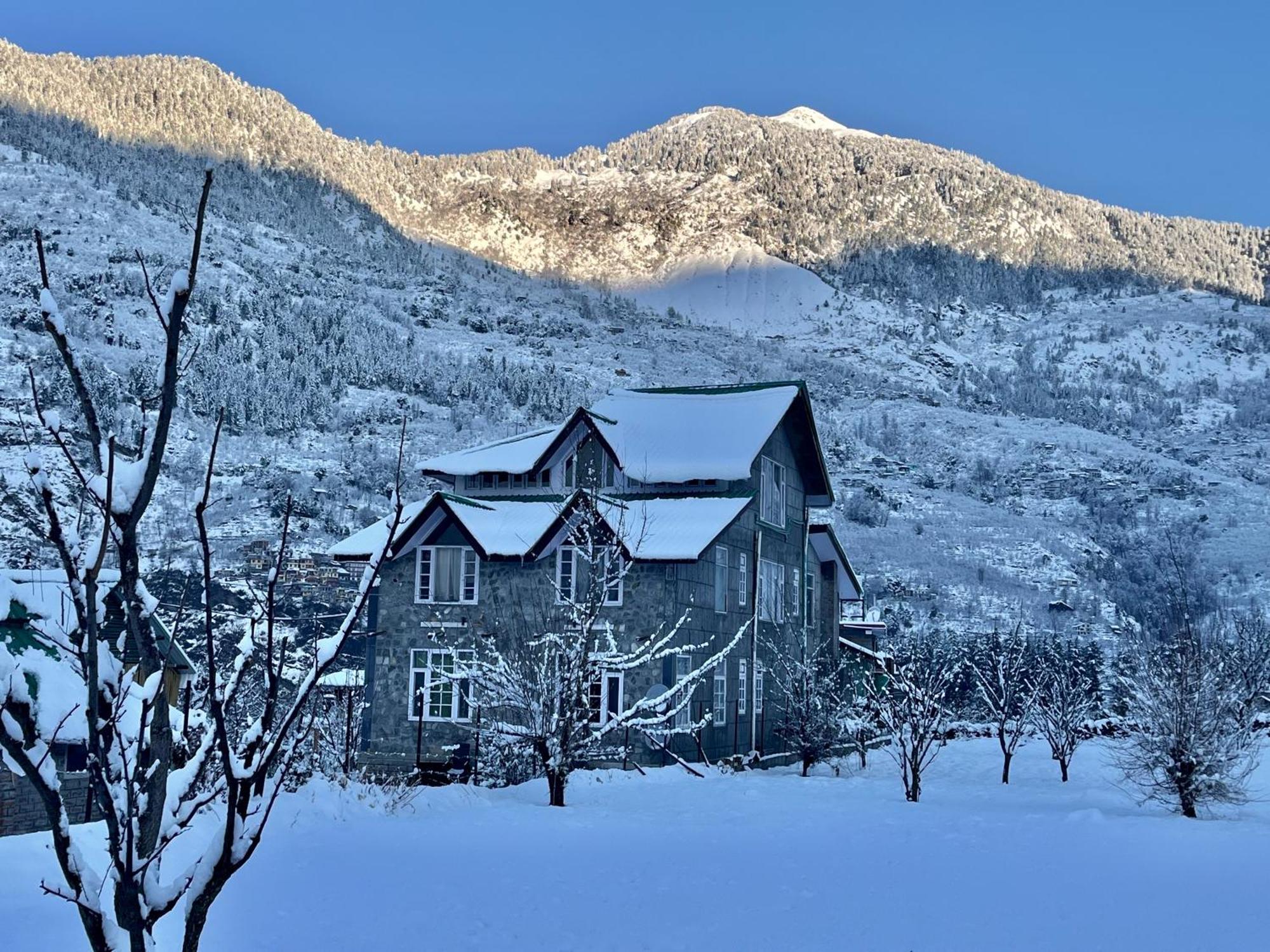 Fluestern Hostel And Cafe Nagar (Himachal Pradesh) Exterior foto
