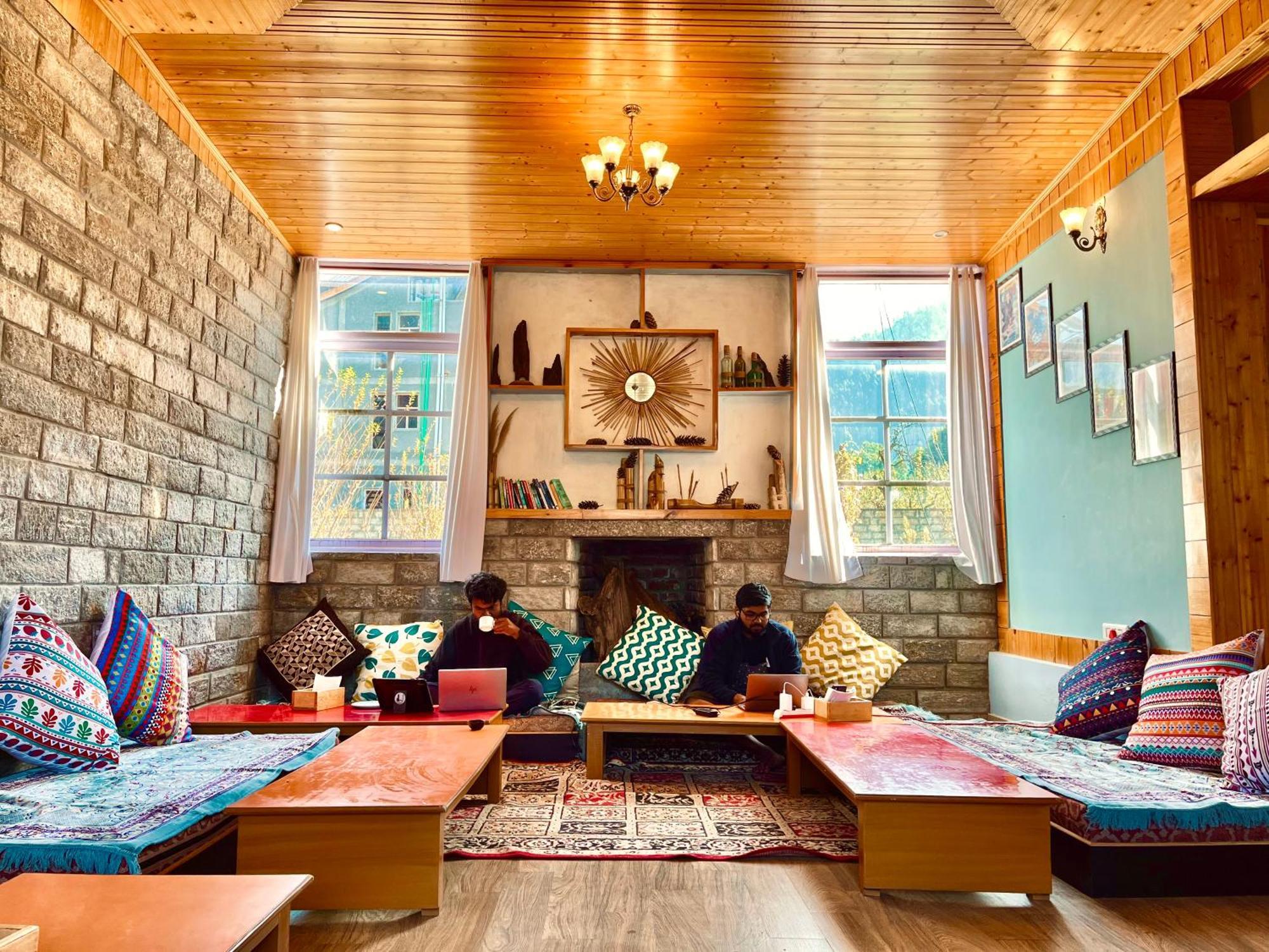 Fluestern Hostel And Cafe Nagar (Himachal Pradesh) Exterior foto