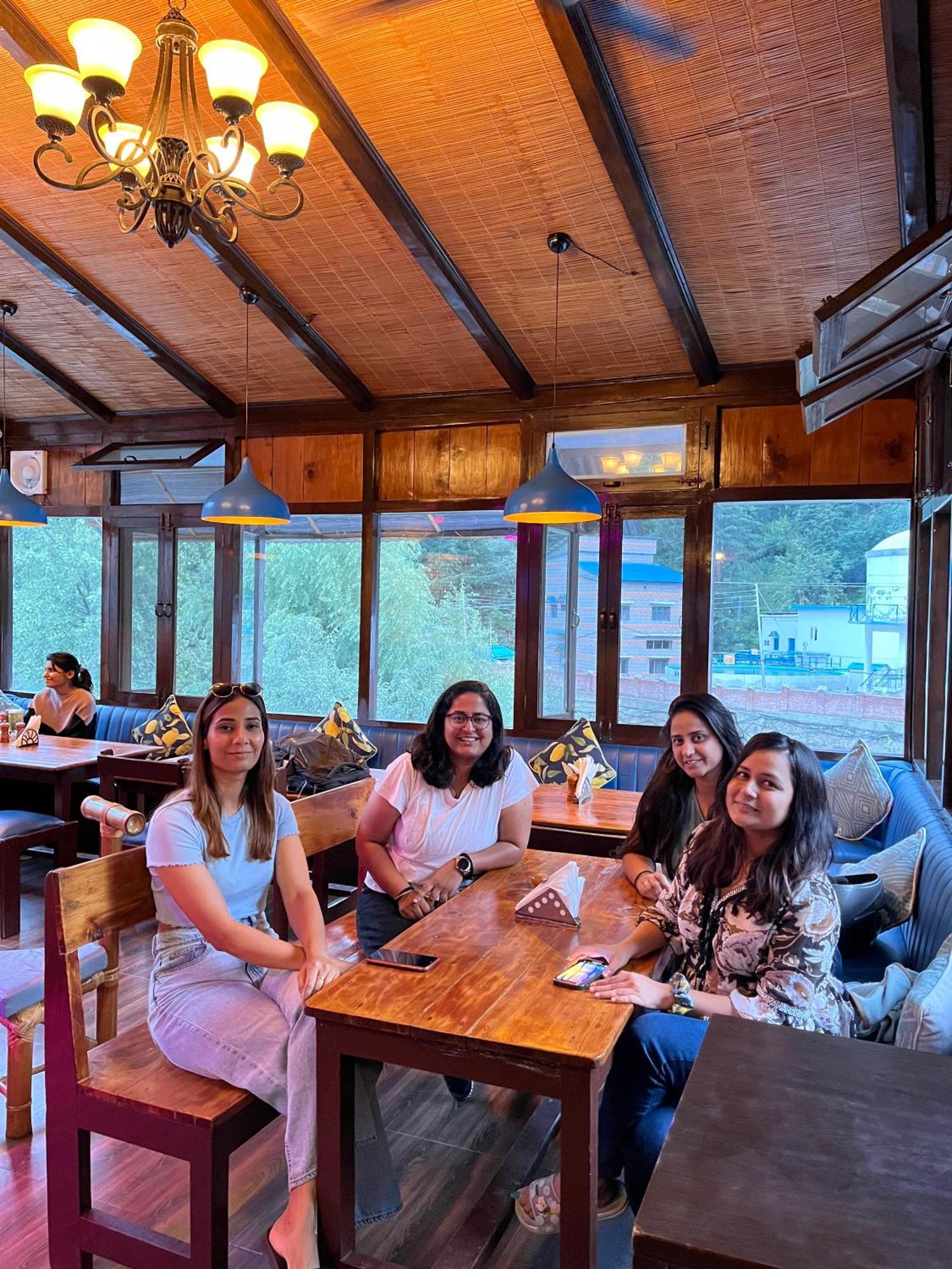 Fluestern Hostel And Cafe Nagar (Himachal Pradesh) Exterior foto